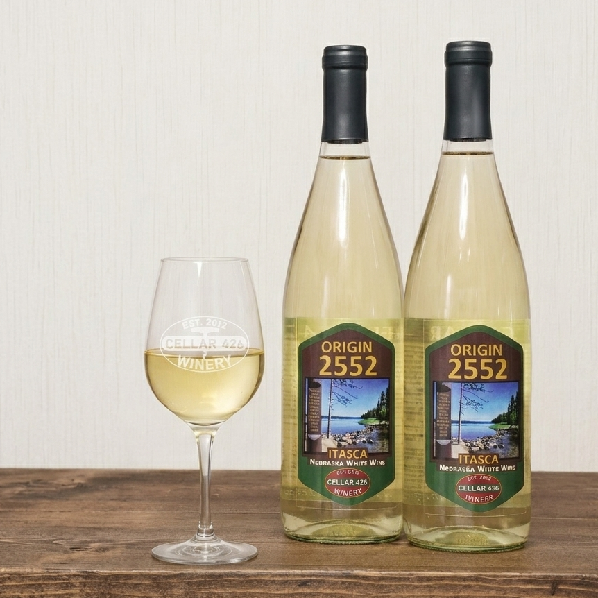 Origin 2552 - 2 bottles and a glass